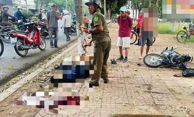 Dak lak xe may cho 3 tong vao goc cay, 2 nguoi tu vong hinh anh 1