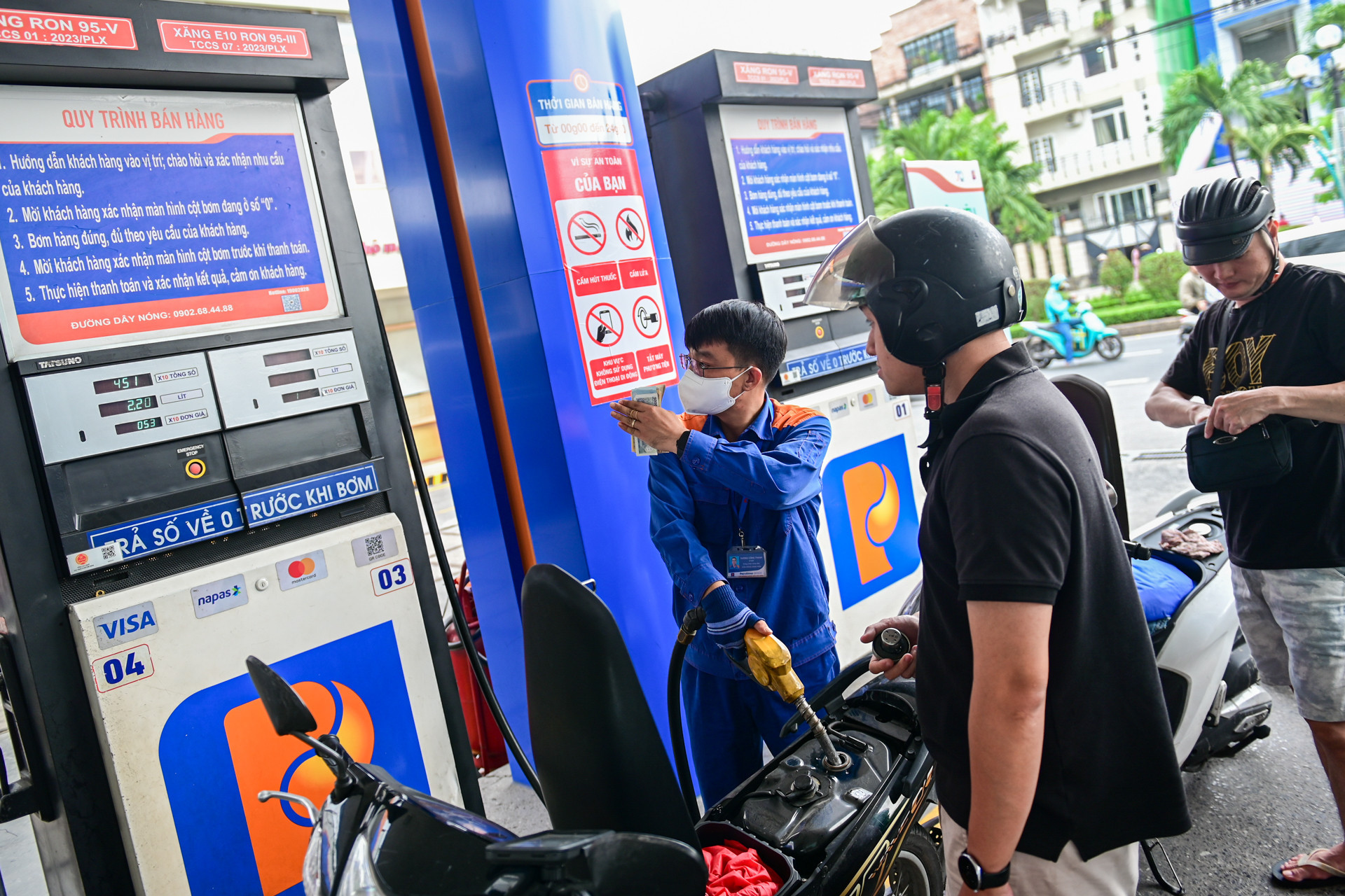 xăng dầu Nguyễn Huế 2.jpg