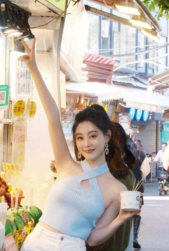 Trúng số độc đắc vào đúng 2 ngày tới (13/4-14/4), 3 con giáp sự nghiệp hanh thông như 'cá chép hóa Rồng', rung đùi hưởng lộc, tiền tài ngập lối - Ảnh 2