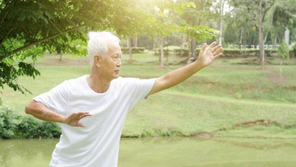 Vợ mất, con cái làm ăn xa, cụ ông tiết lộ 3 điều giúp bản thân có tuổi già hạnh phúc khiến cả làng ghen tỵ - Ảnh 1.