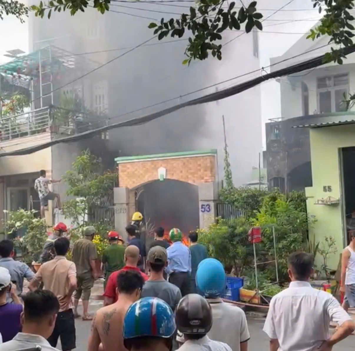 Cháy dữ dội tại TPHCM, 14 xe máy bị thiêu rụi插图 z7720467295849_87afd75231f3400c9adeef040bdb9922.jpg