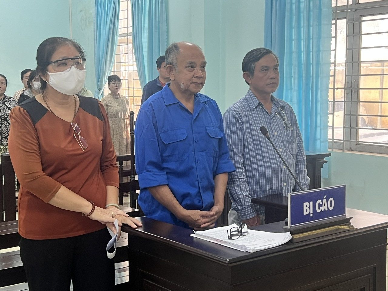 Chủ thương hiệu đậu phộng nổi tiếng Tân Tân lãnh án tù插图1 Chủ thương hiệu đậu phộng tân tân trần Duy Tân bị tuyên án về trốn thuế - Ảnh 2.