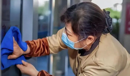 8 năm làm giúp việc, tôi thấy rõ nỗi đau chung của tuổi già: Giàu mấy cũng không tránh khỏi - Ảnh 1.