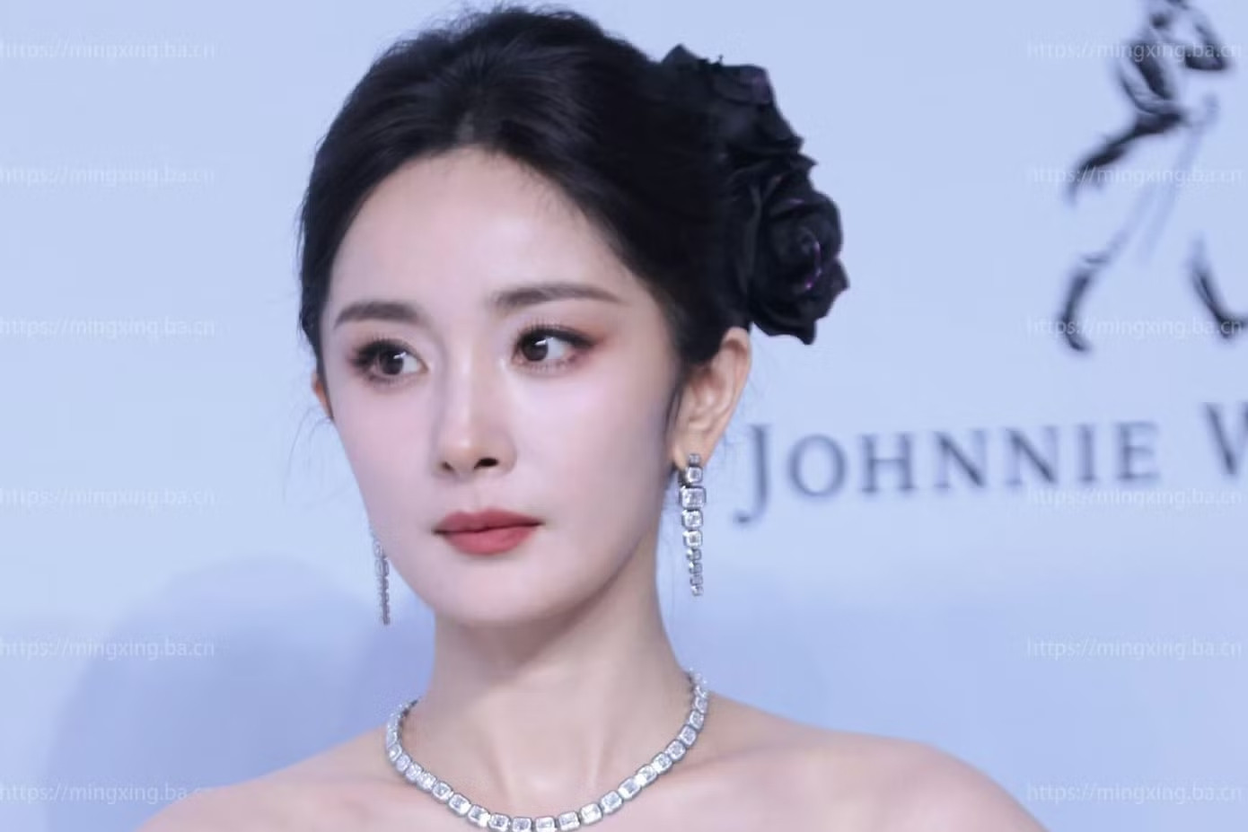 Dương Mịch bị bỏng mặt vì sử dụng mặt nạ hơi nước插图1