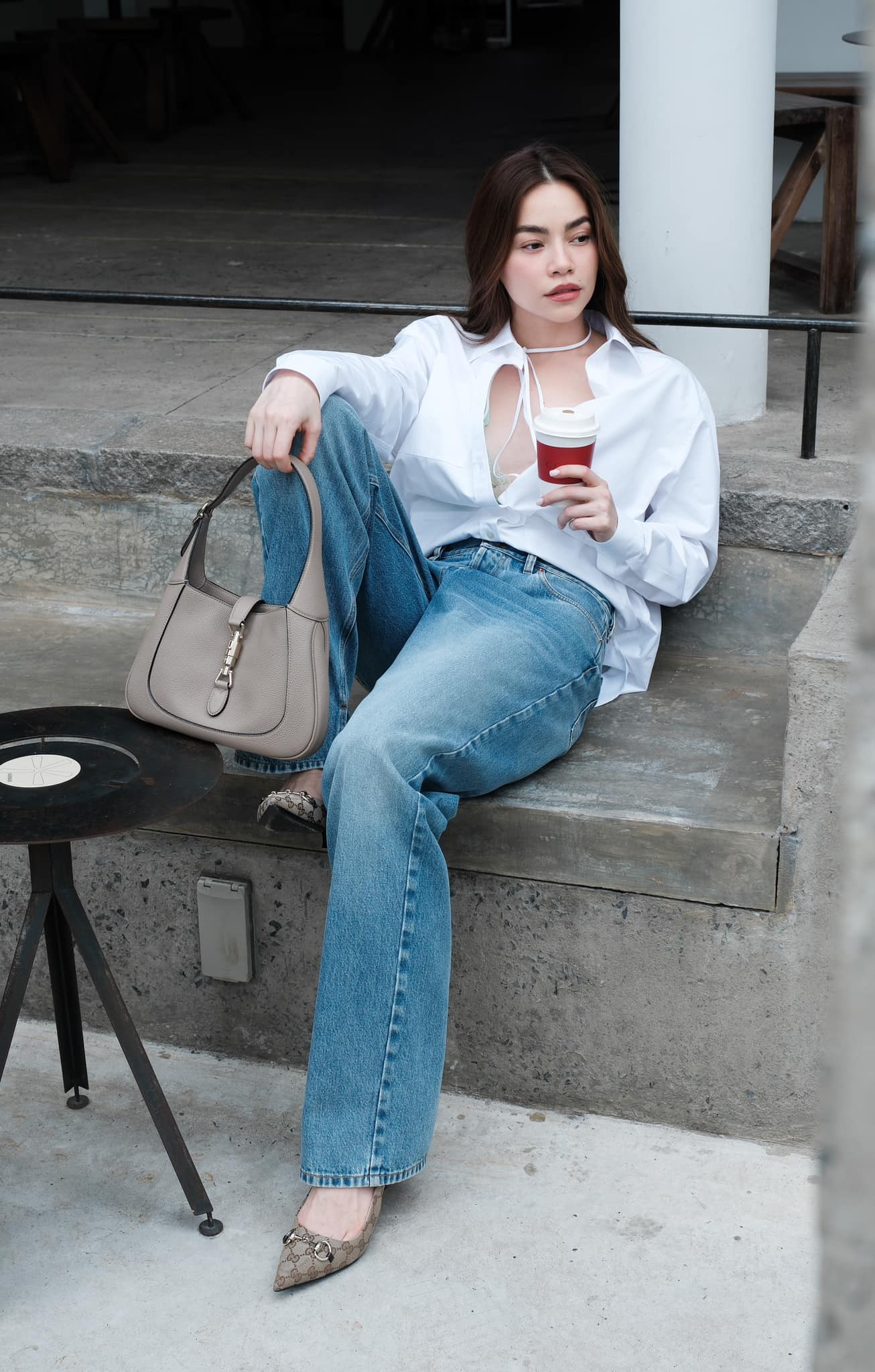 Học Hồ Ngọc Hà cách phối đồ màu trắng, tuổi trung niên cũng áp dụng được - Ảnh 18.