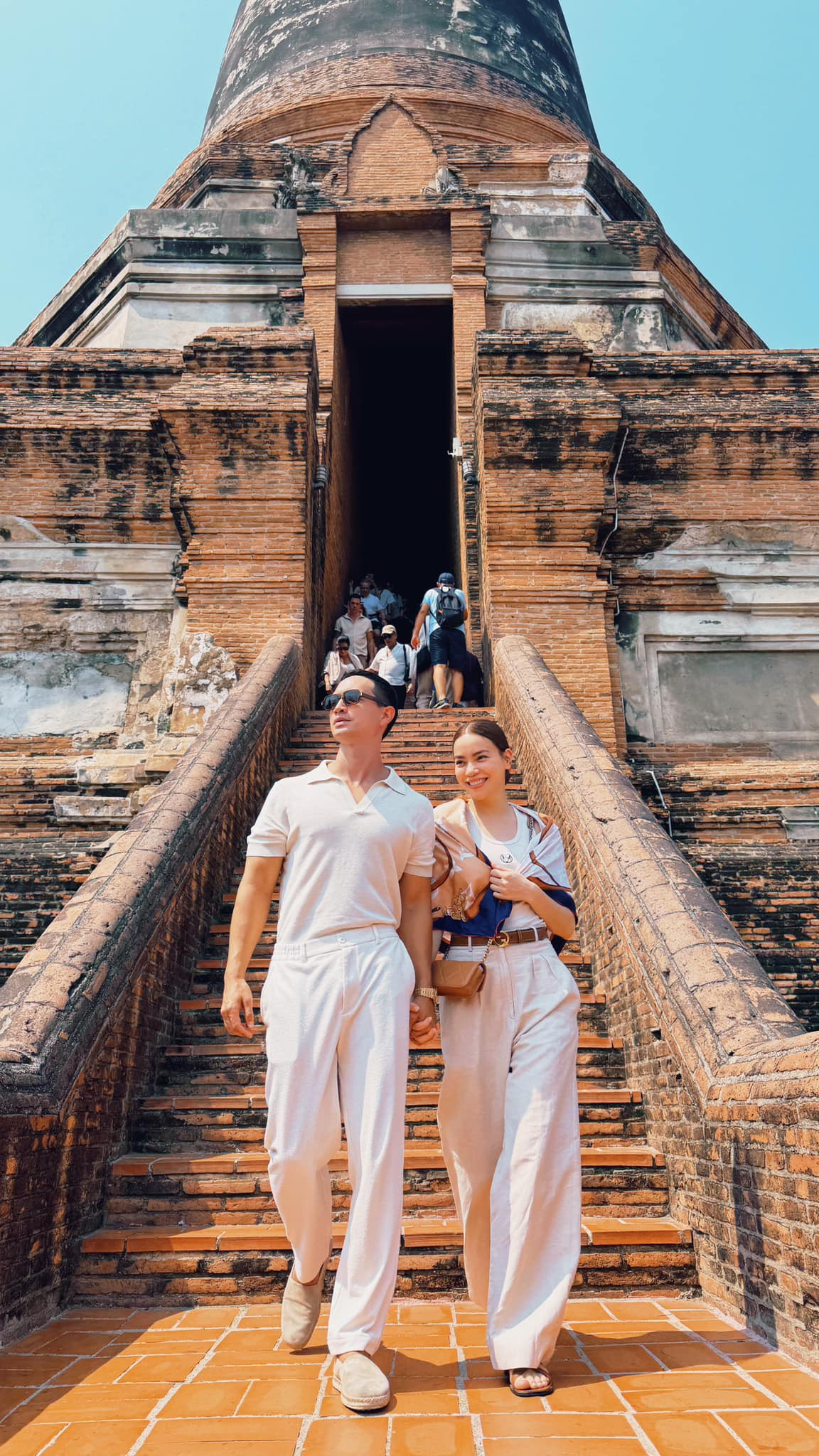 Học Hồ Ngọc Hà cách phối đồ màu trắng, tuổi trung niên cũng áp dụng được - Ảnh 10.