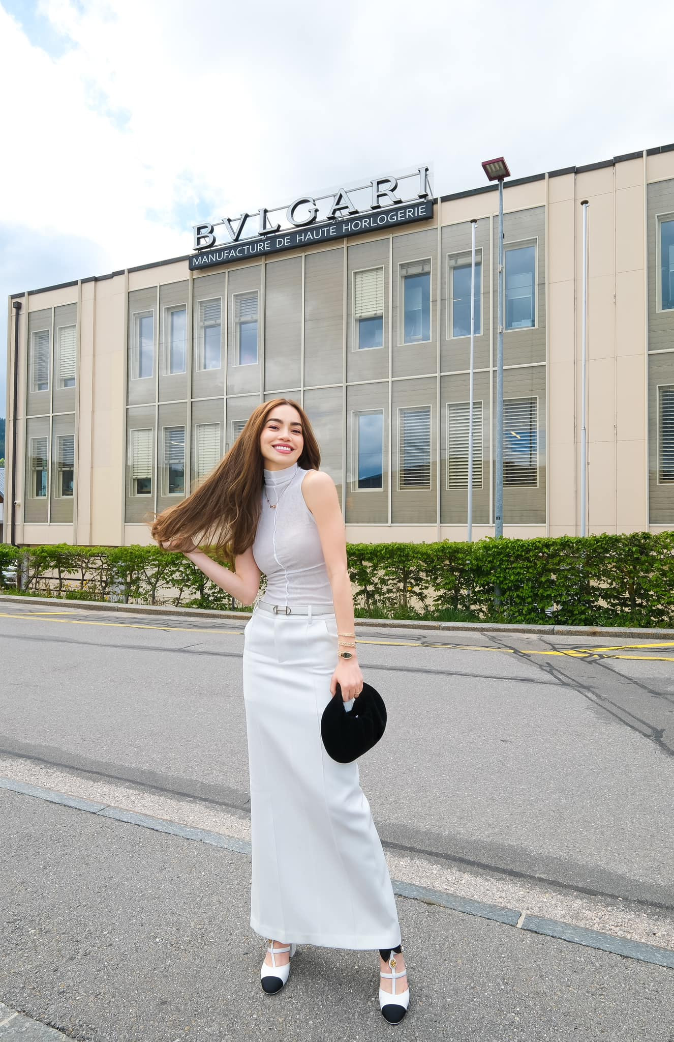 Học Hồ Ngọc Hà cách phối đồ màu trắng, tuổi trung niên cũng áp dụng được  - Ảnh 7.