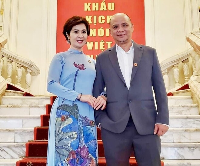 Cặp đôi nổi tiếng của màn ảnh Việt và hành trình 30 năm hôn nhân đi qua đổ vỡ đến tổ ấm viên mãn - Ảnh 2.