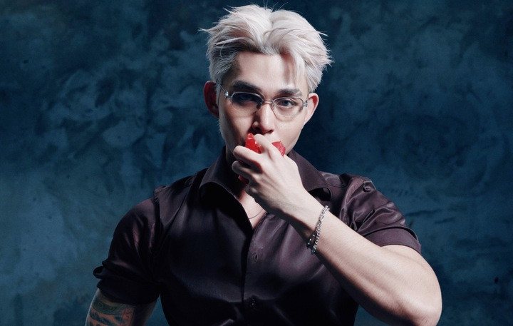 MV của ca sĩ Jun Phạm bị chỉ trích