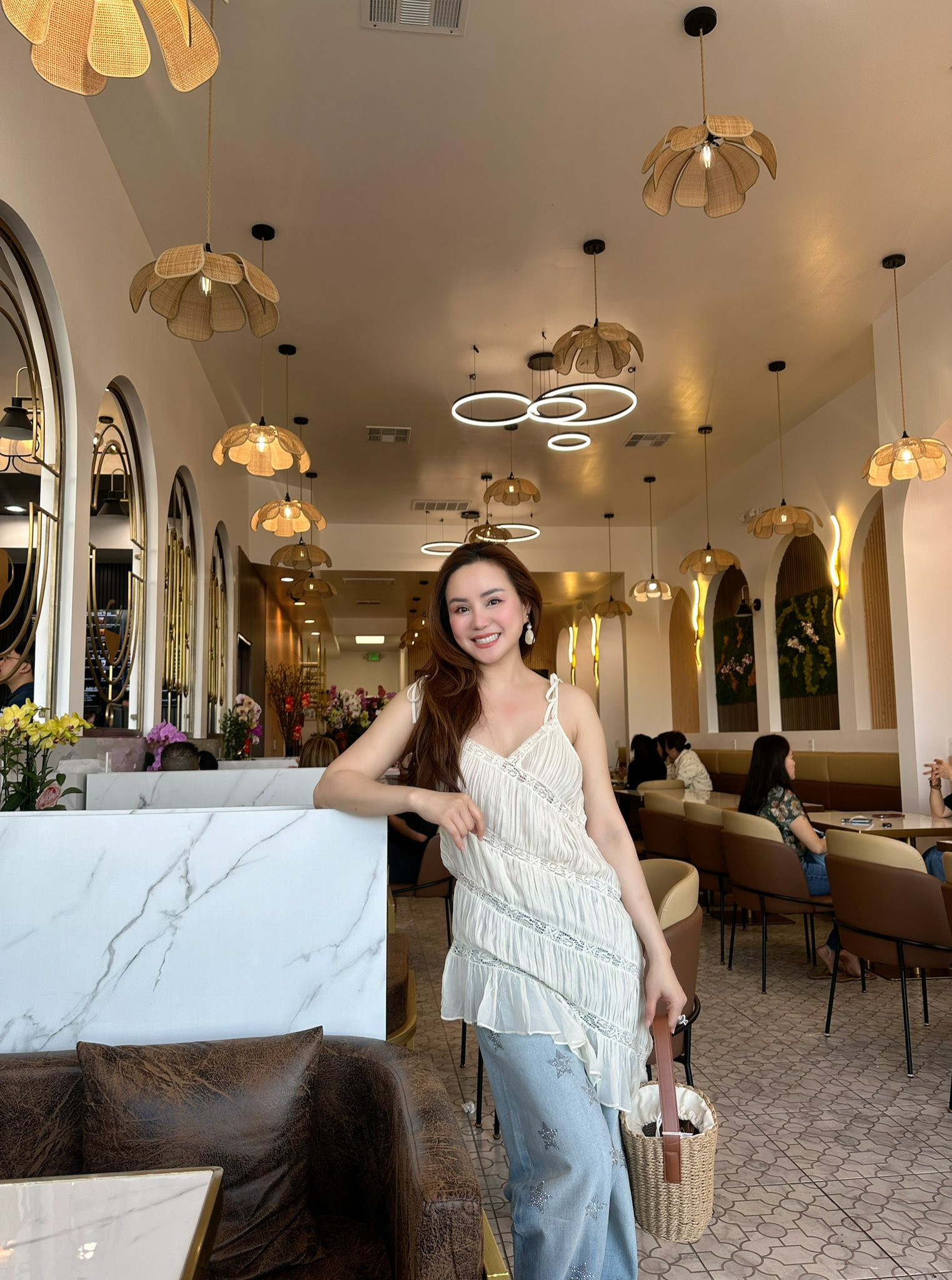 Ca sĩ quê Lâm Đồng có cuộc sống giàu có ở Việt Nam vẫn sang Mỹ kinh doanh, hàng ngày đạp xe, làm vườn sống an yên   - Ảnh 6.