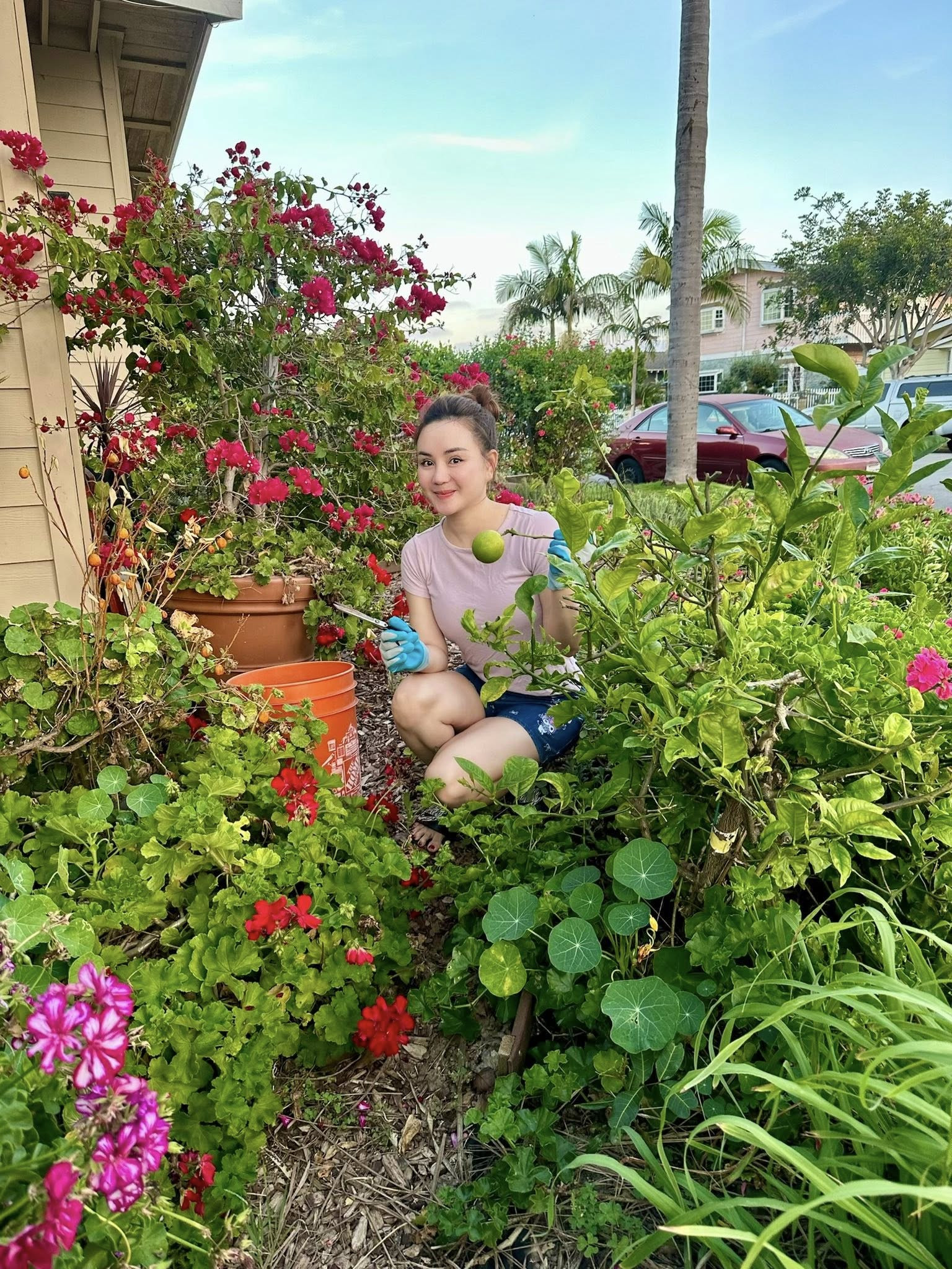 Ca sĩ quê Lâm Đồng có cuộc sống giàu có ở Việt Nam vẫn sang Mỹ kinh doanh, hàng ngày đạp xe, làm vườn sống an yên - Ảnh 13.
