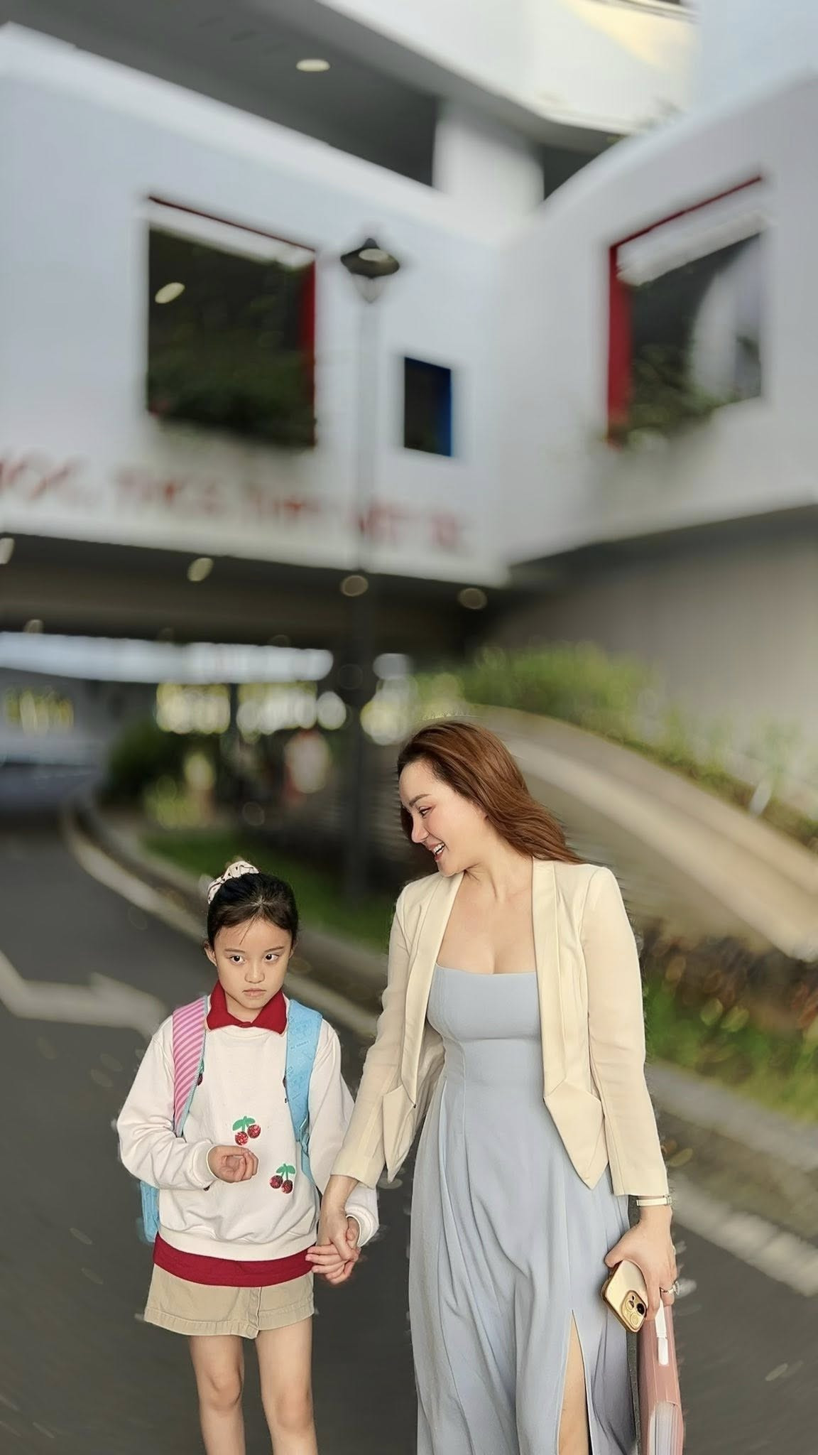 Ca sĩ quê Lâm Đồng có cuộc sống giàu có ở Việt Nam vẫn sang Mỹ kinh doanh, hàng ngày đạp xe, làm vườn sống an yên - Ảnh 1.