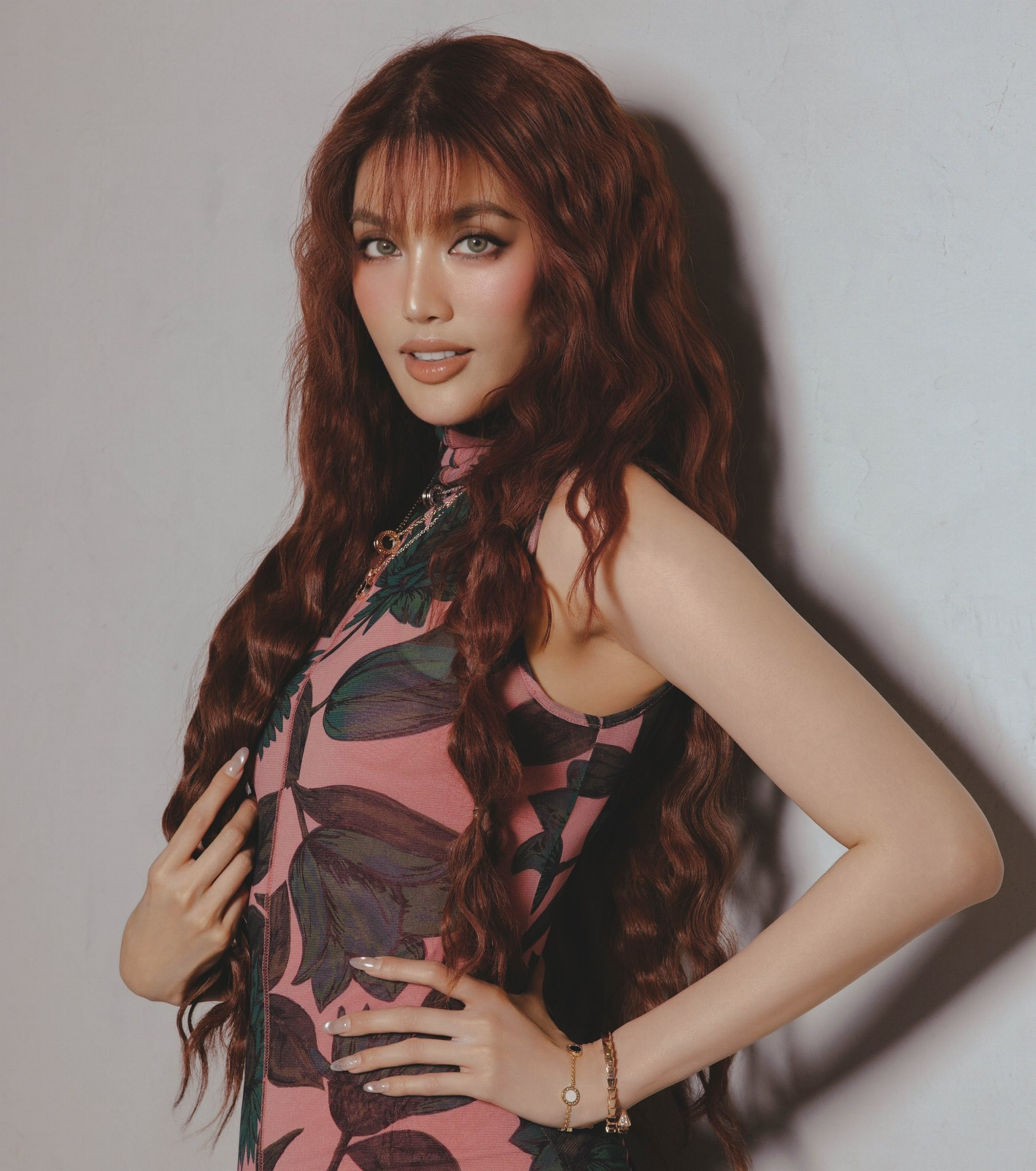 Lan Khuê tuổi 34 tỏa sáng với outfit sang trọng và bộ trang sức tiền tỷ - Ảnh 6.