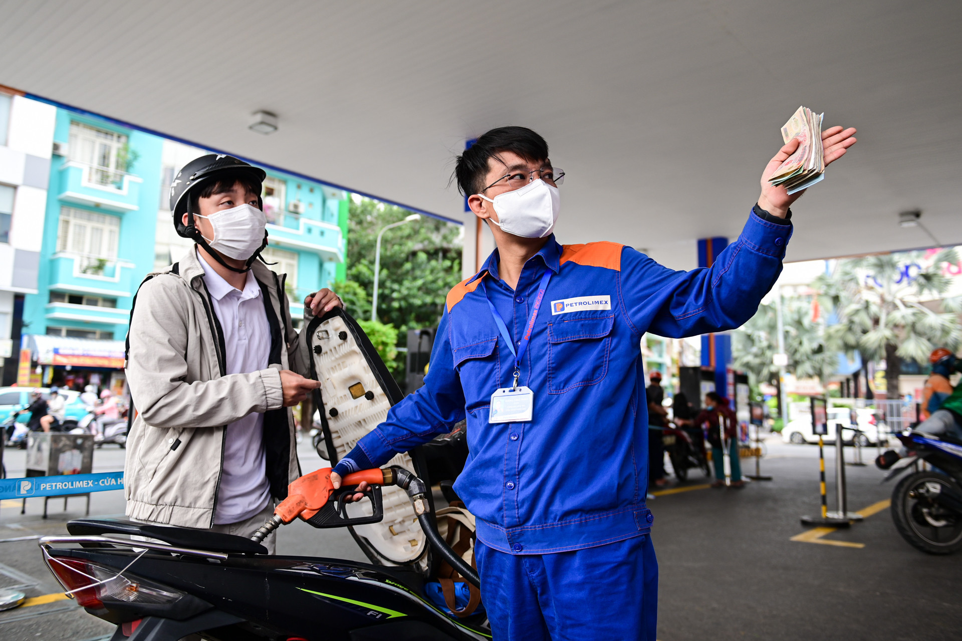 xăng dầu   Nguyễn Huế 5 (1).jpg