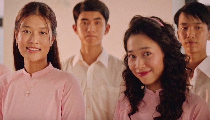 Nguyên Thảo tên thật là Huỳnh Thới Ngọc Thảo, sinh năm 1994. Sở hữu nhan sắc nổi trội song cô thường xuyên đảm nhận những vai diễn có vẻ ngoài kém sắc, lầy lội. Đây cũng là điểm nhấn khiến cô tạo được ấn tượng với những vai diễn hài của mình.