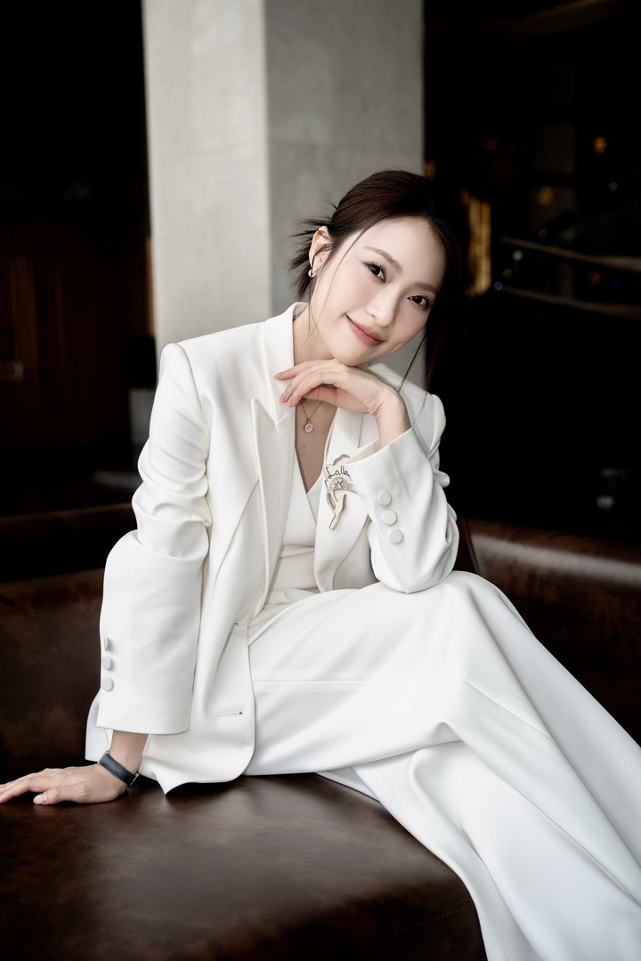 Khánh Vy là một trong những MC có học vấn ấn tượng.