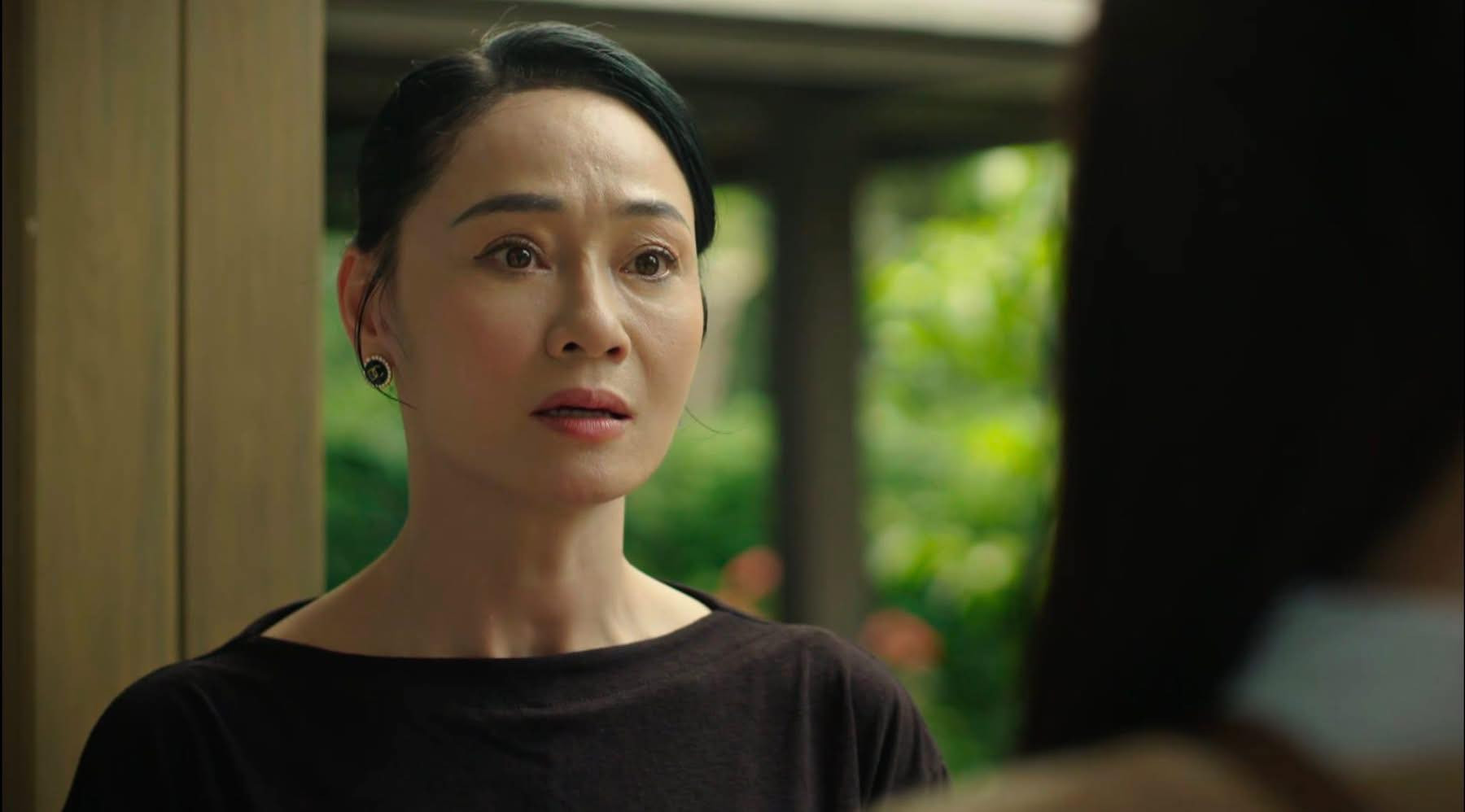 Nữ NSƯT gây sốt phim giờ vàng với vai bà mẹ cay nghiệt muốn là 'tắc kè hoa' trong diễn xuất, bứt ra vùng an toàn - Ảnh 2.