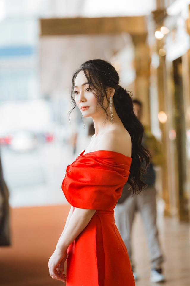 Nữ NSƯT gây sốt phim giờ vàng với vai bà mẹ cay nghiệt muốn là 'tắc kè hoa' trong diễn xuất, bứt ra vùng an toàn - Ảnh 5.