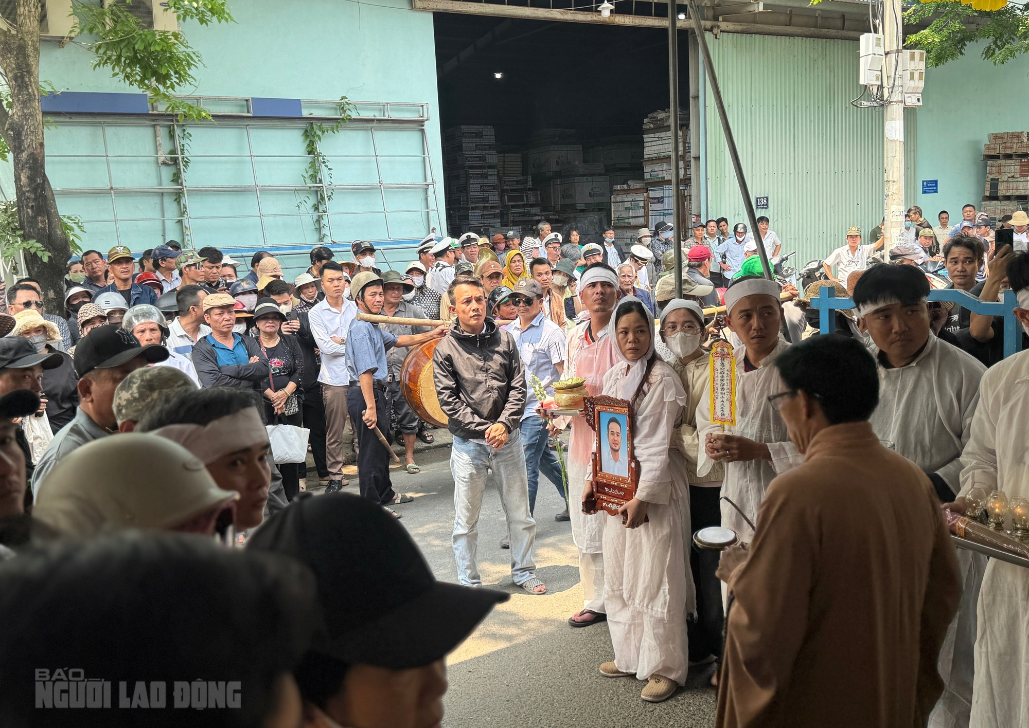 Vụ tài xế taxi Biện Thái Sơn bị sát hại tại Quảng Trị: Nỗi đau mất mát lớn - Ảnh 3.