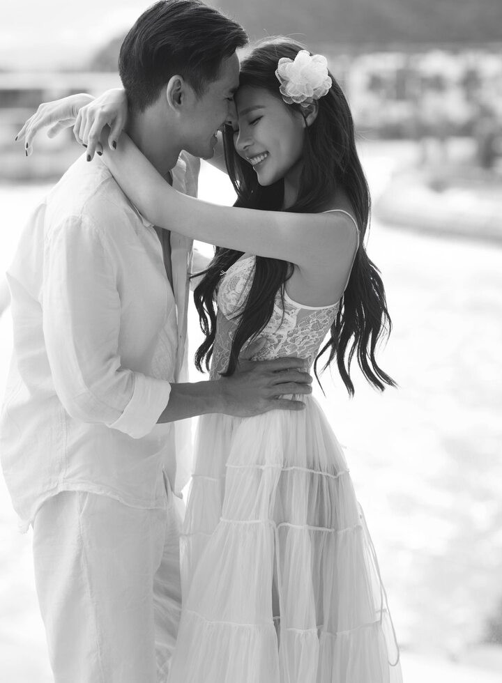 Thúy Diễm cảm thấy hạnh phúc khi có ông xã biết lắng nghe vợ, để ý và quan tâm những điều nhỏ trong cuộc sống. Cả hai dành thời gian rảnh cùng con du lịch, trải nghiệm để lấy năng lượng tiếp tục hành trình trong nghệ thuật.