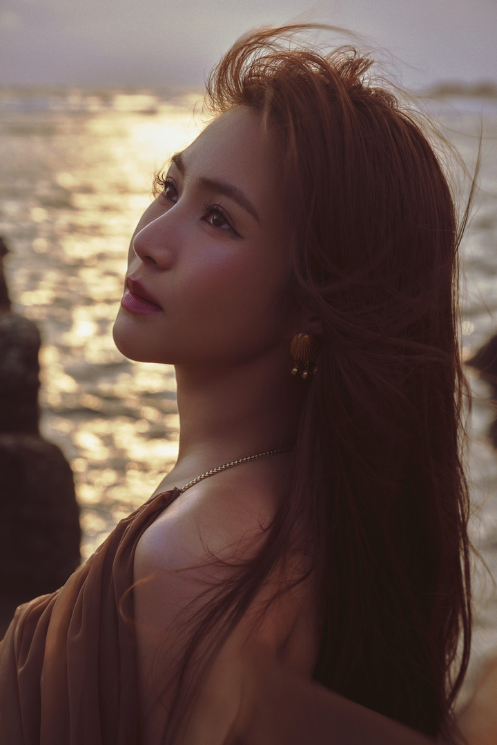 Ca sĩ Hương Tràm trải lòng về đổi thay sau 6 năm sang Mỹ sinh sống.