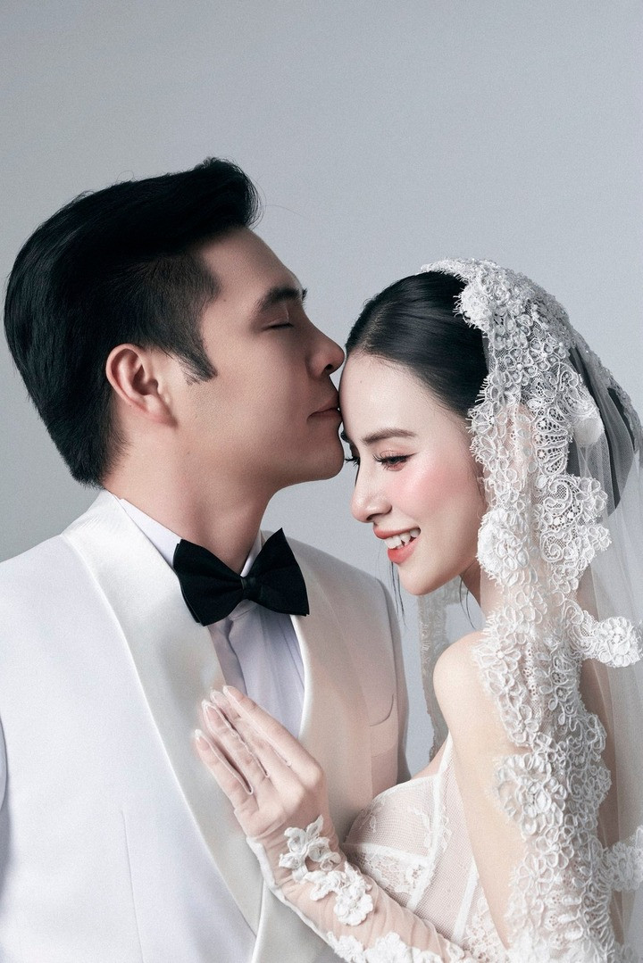 'Kim Tae Hee Việt Nam' gây chú ý trên phim giờ vàng VTV là ai?插图2 Ông xã hơn Hương Liên 12 tuổi, sống kín tiếng.