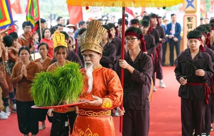 Công tác chuẩn bị cho Giỗ Tổ Hùng Vương - Lễ hội Đền Hùng và Tuần Văn hóa - Du lịch Đất Tổ năm Bính Ngọ 2026. (Ảnh: TTXVN)