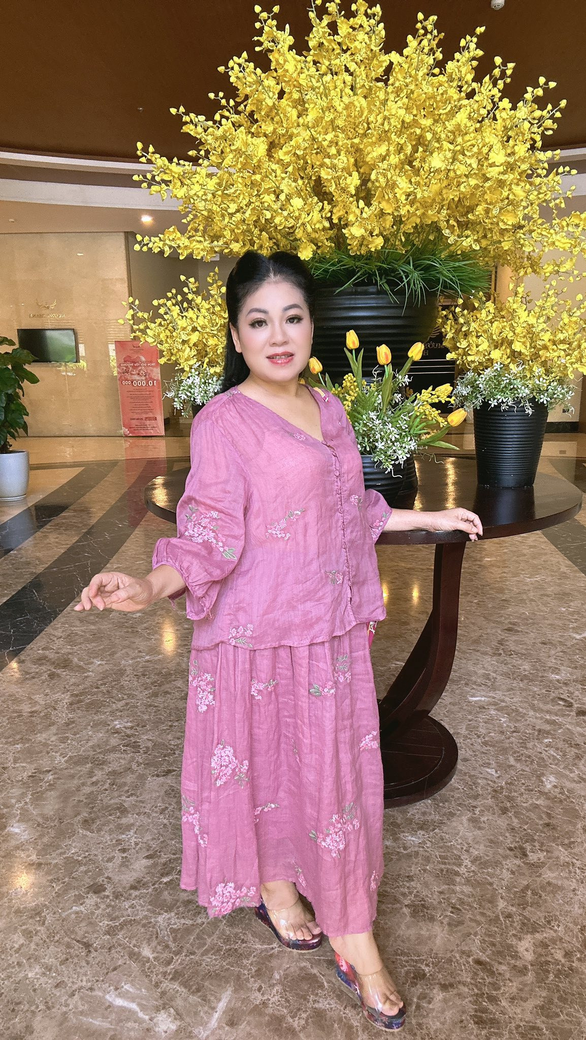 Nhan sắc mặn mà tuổi 50 của