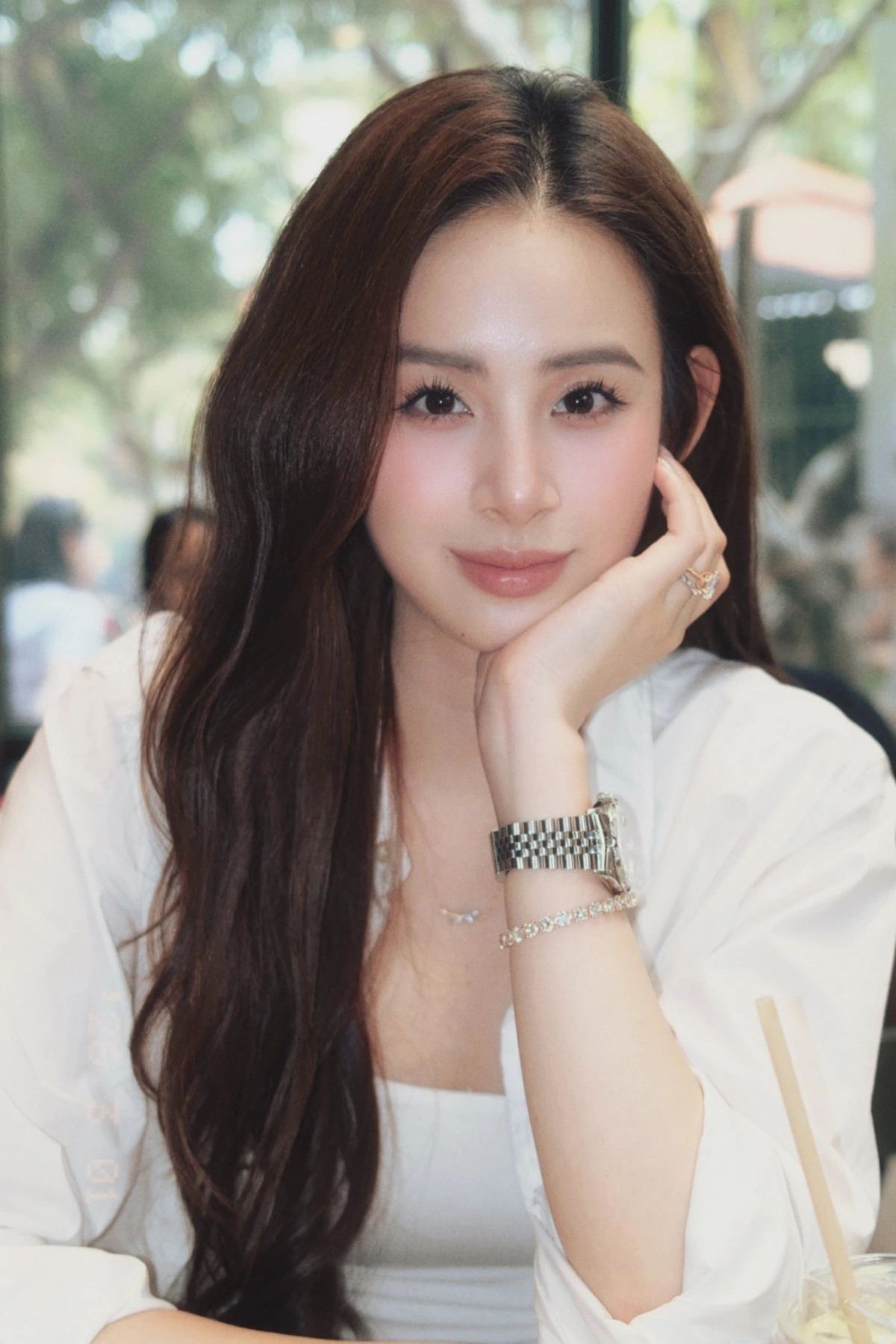 nhan sac 4 co gai dong phim ve hoa hau loi hua dau tien hinh anh 5