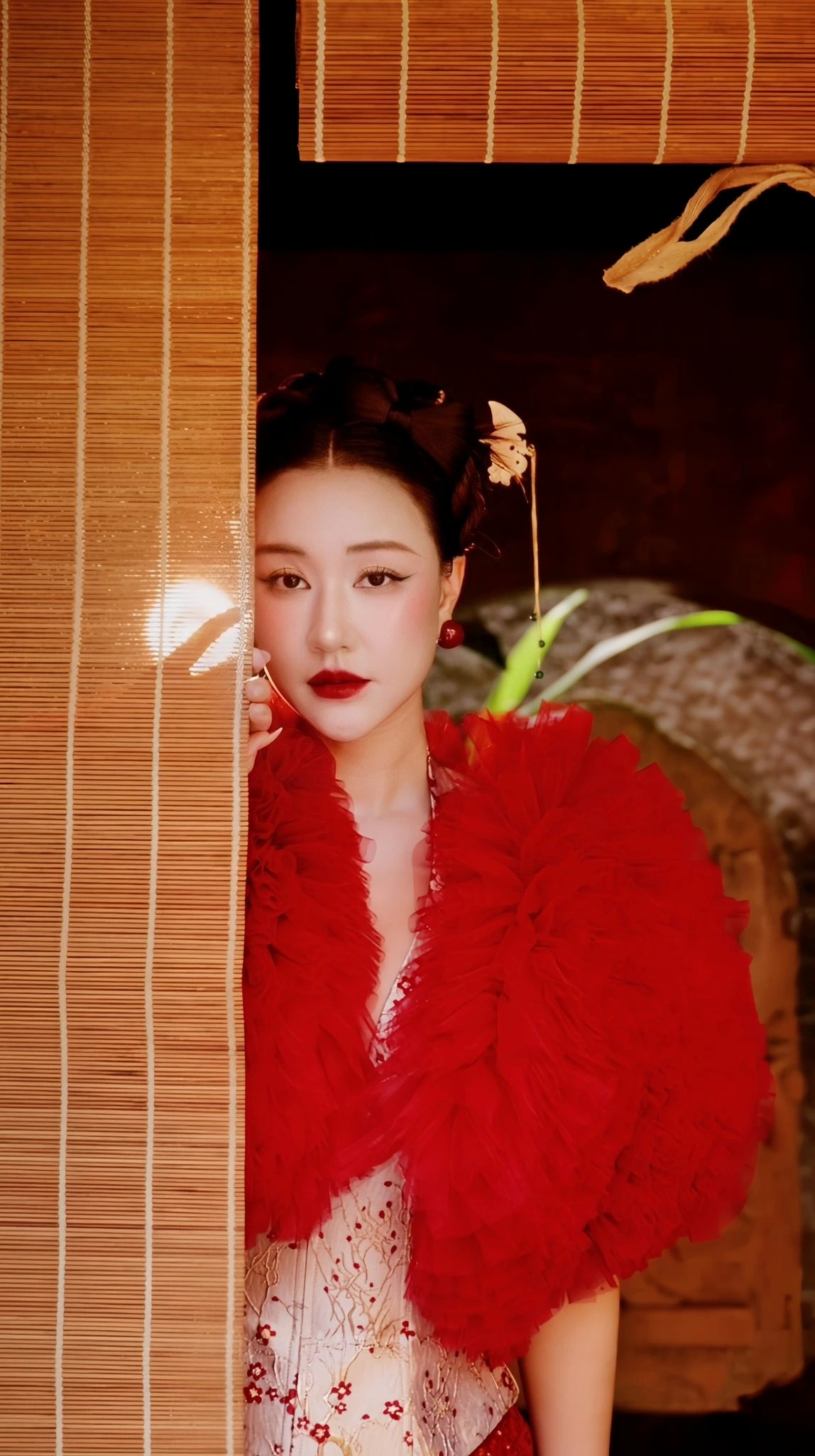 nhan sac 4 co gai dong phim ve hoa hau loi hua dau tien hinh anh 8