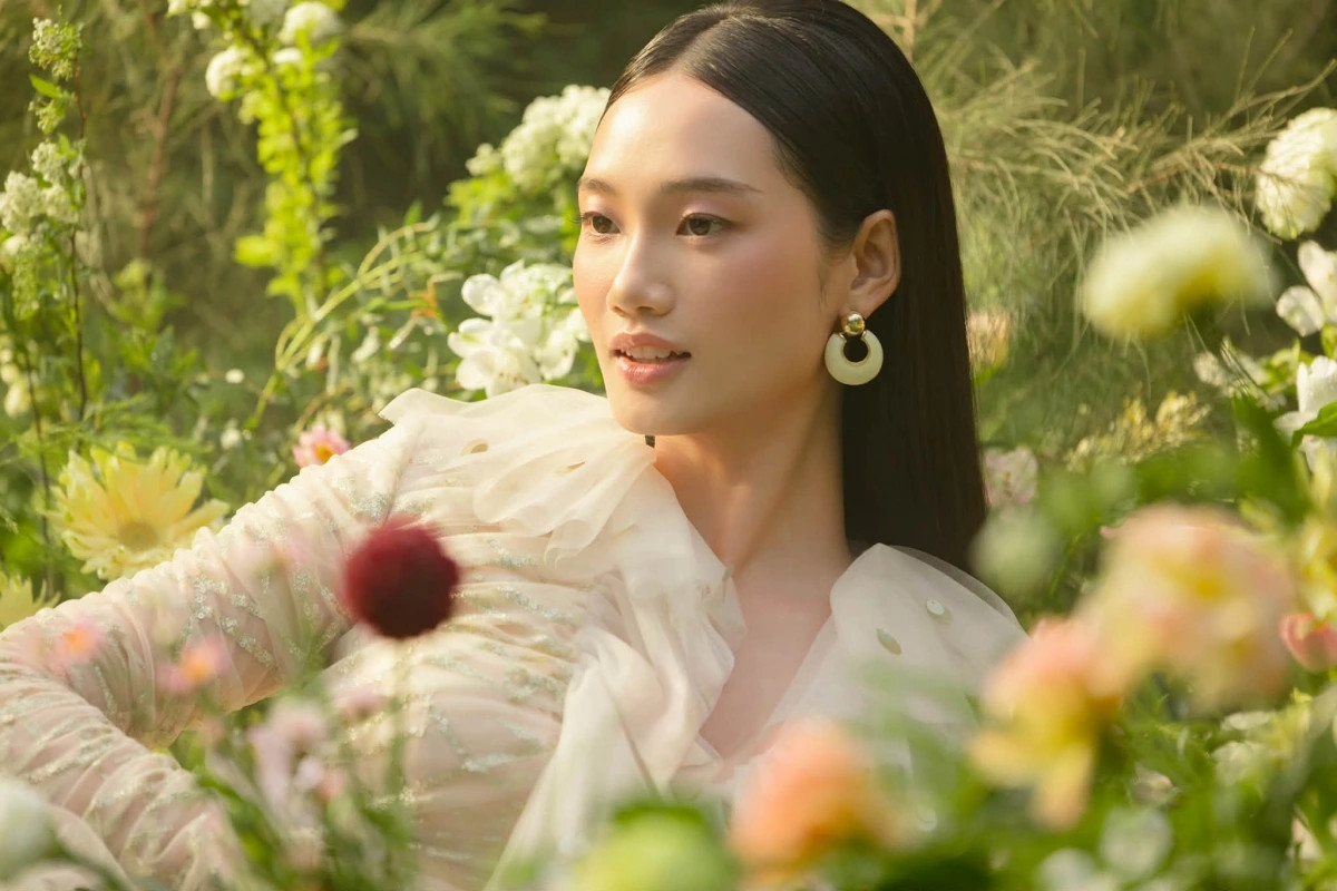 nhan sac 4 co gai dong phim ve hoa hau loi hua dau tien hinh anh 4