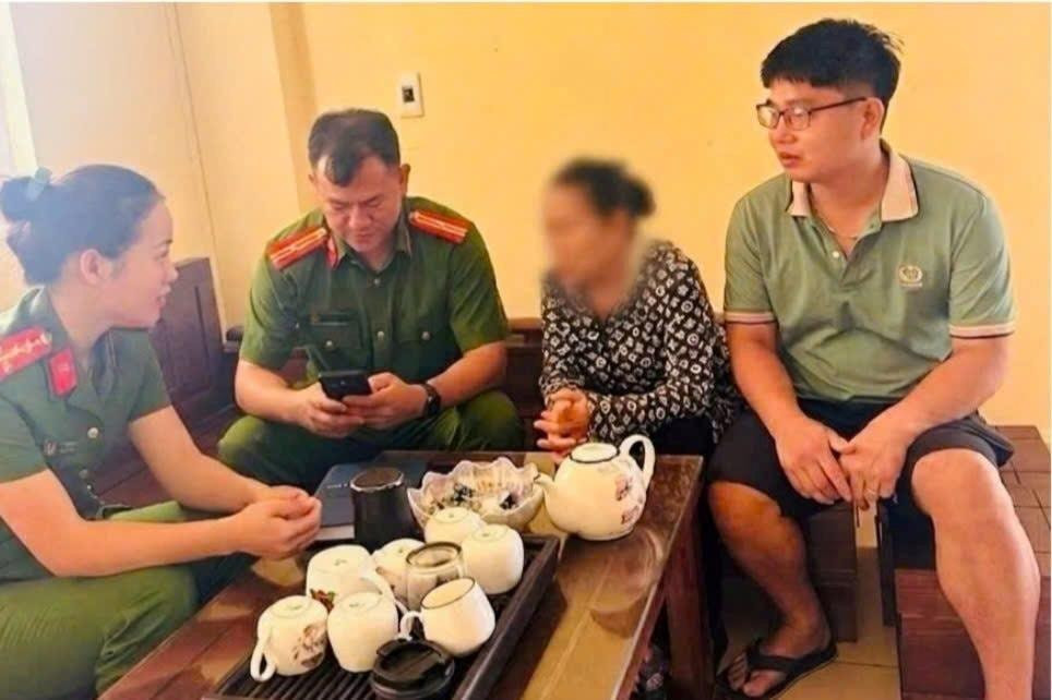 Người phụ nữ 64 tuổi suýt mất 5.000 USD vì tin lời “người yêu” qua mạng - Ảnh 1.