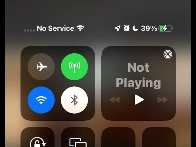 Điện thoại hiện lên dòng chữ này là biểu hiện bị chiếm đoạt SIM - Ảnh 1.