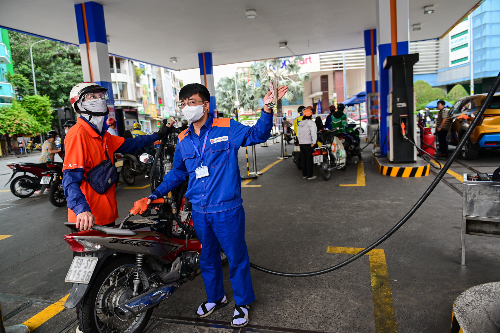 xăng dầu Nguyễn Huế 6.jpg