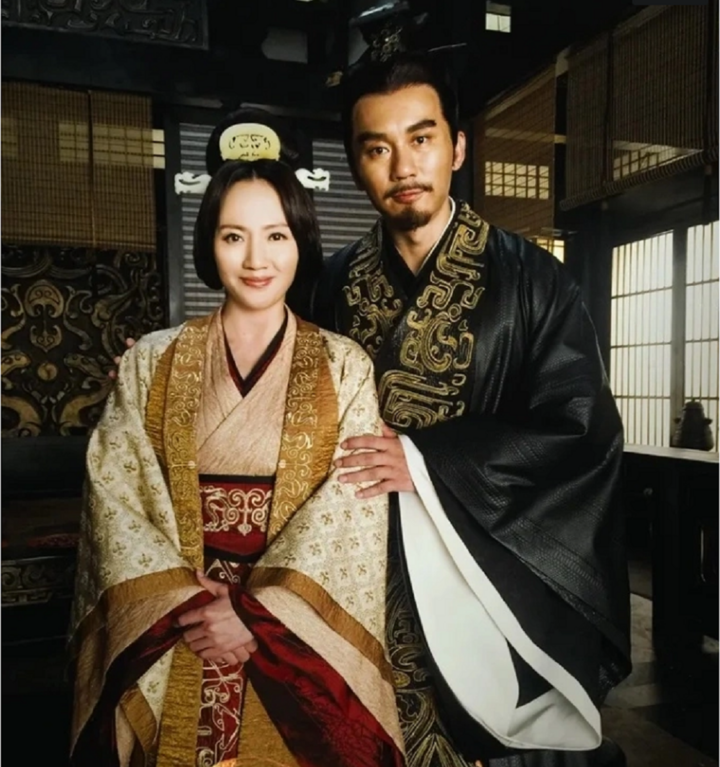 Tào Tháo và Biện thị được khắc hoạ trong phim truyền hình.