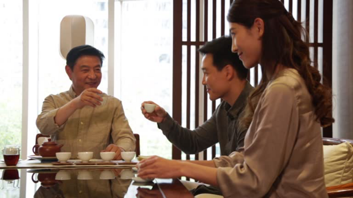 6 quy tắc vàng trên bàn trà của giới kinh doanh Trung Quốc插图 Bàn trà không chỉ là nơi tán gẫu mà còn để nhìn thấu đối tác. (Ảnh: Getty Images)