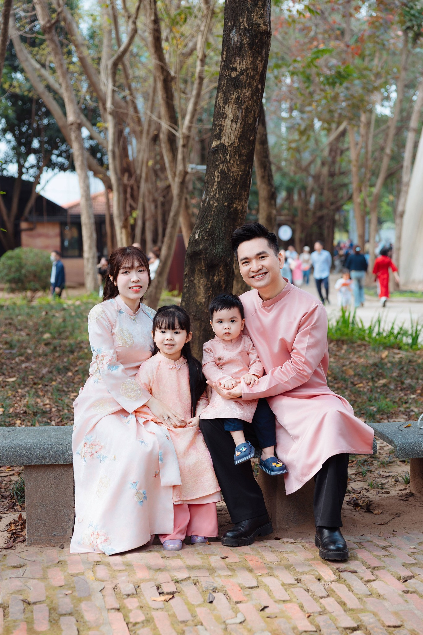 MC Hạnh Phúc chia sẻ Hạnh Phúc gia đình trong ngày kỷ niệm 6 năm cưới - Ảnh 2.