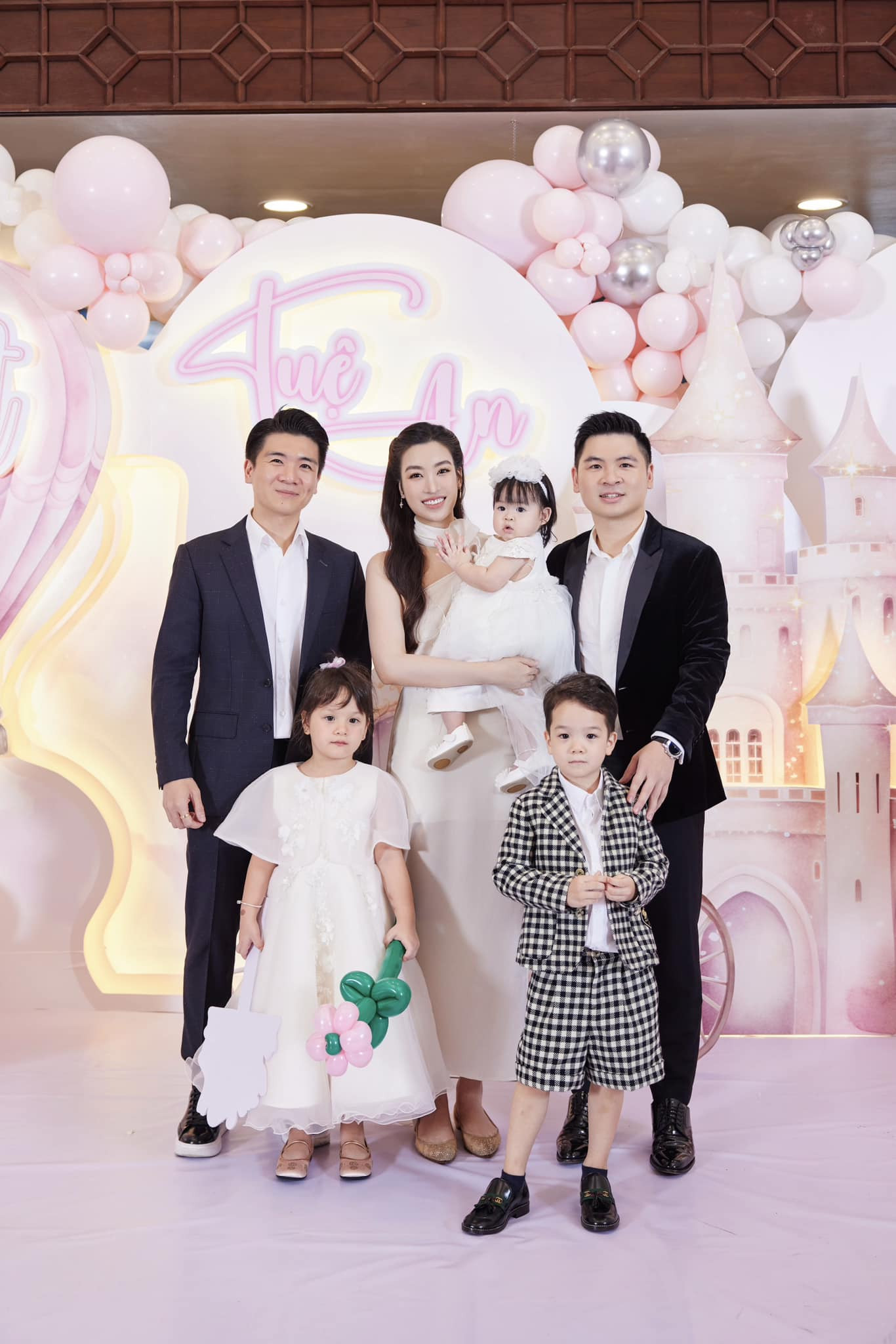 Đỗ Mỹ Linh được anh chồng tặng túi hàng hiệu giá hơn 300 triệu đồng - Ảnh 3.