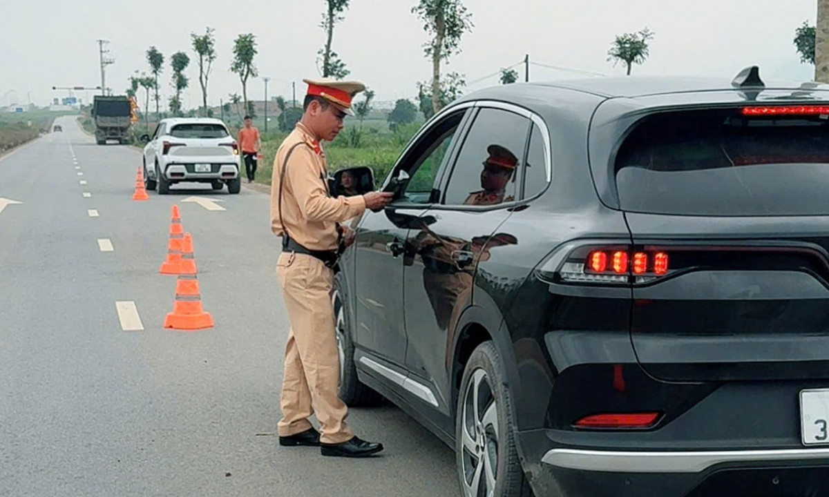 CSGT tỉnh Ninh Bình kiểm soát, phát hiện, xử lý nghiêm các vi phạm về nồng độ cồn trong ngày 30/4.