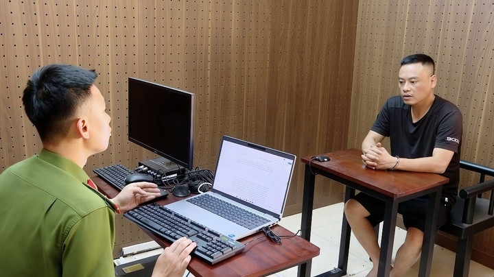 Đào Ngọc Anh tại cơ quan Công an. (Ảnh: Công an Lạng Sơn).