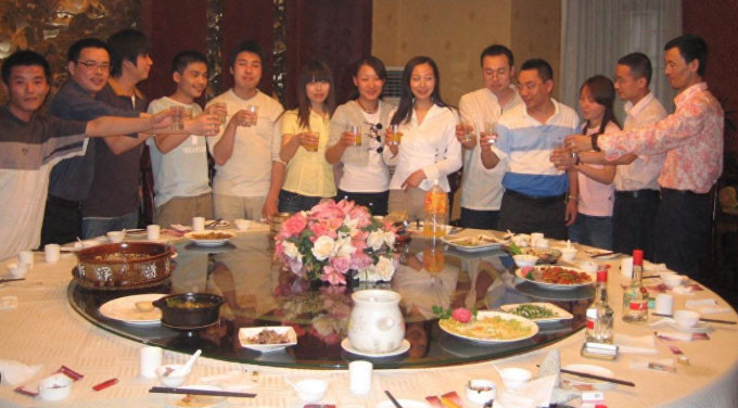 Không được mời họp lớp, tôi giận tím mặt, vài ngày sau lại thầm cảm ơn vì quyết định ấy - Ảnh 1.