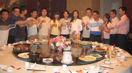 Không được mời họp lớp, tôi giận tím mặt, vài ngày sau lại thầm cảm ơn vì quyết định ấy - Ảnh 1.