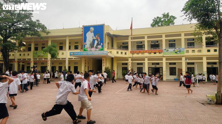 Trường Tiểu học Đồng Kỵ 1, phường Đồng Nguyên, tỉnh Bắc Ninh dừng toàn bộ hoạt động ăn bán trú từ ngày 2/4 đối với 500 học sinh.