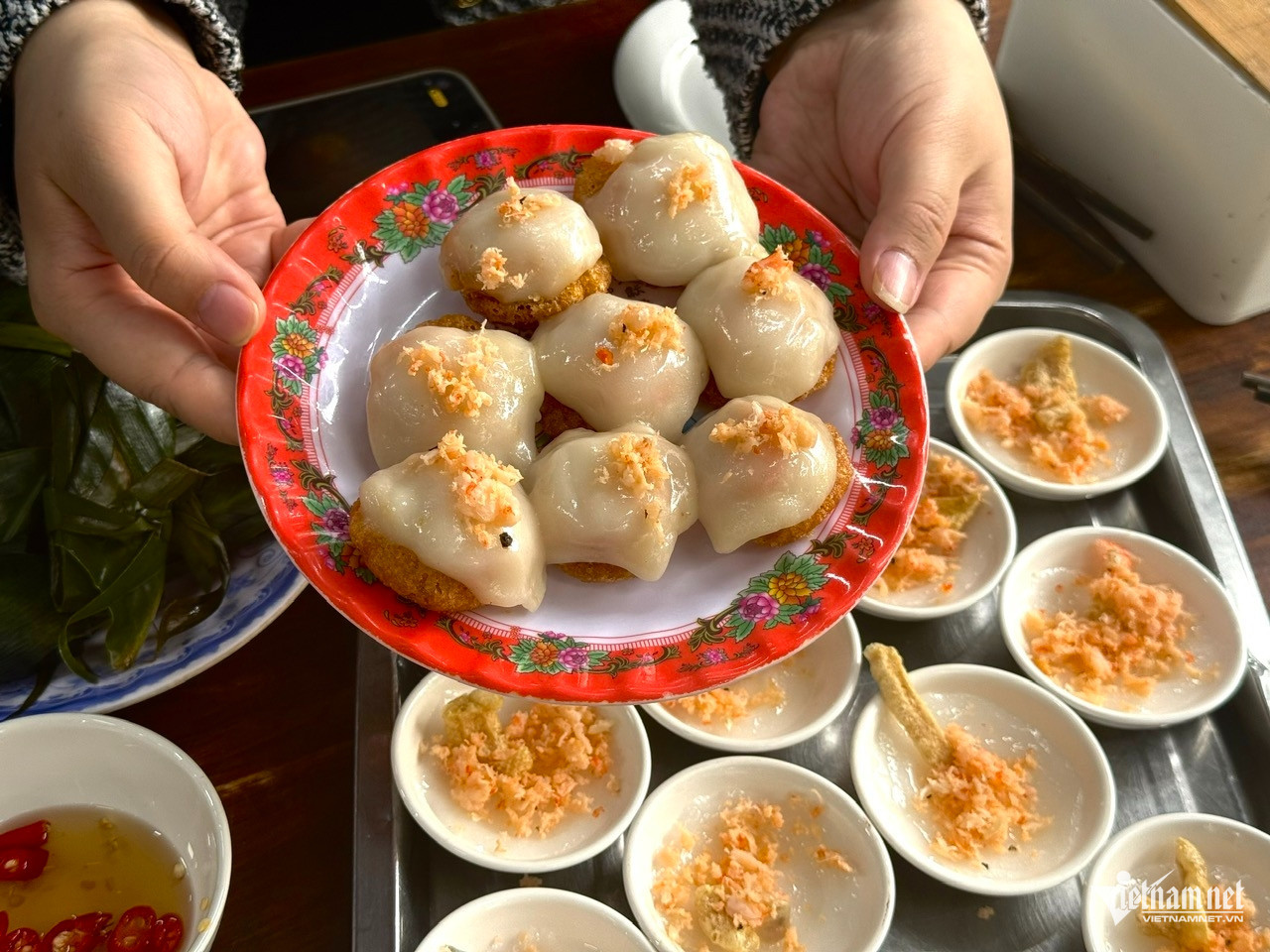 W-2 ẩm thực huế.jpg