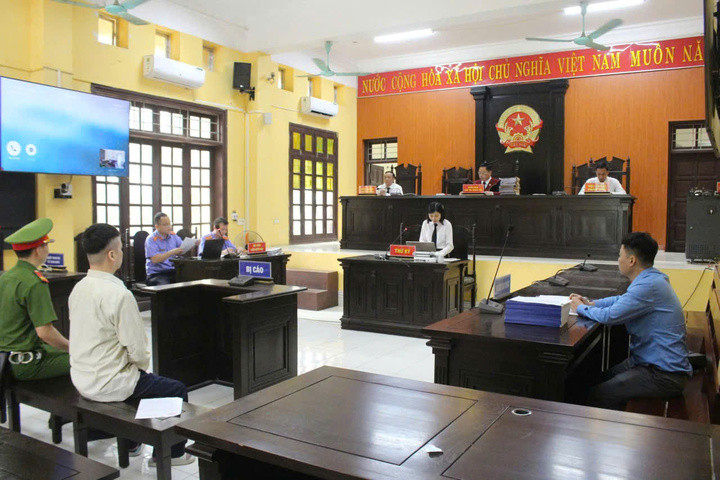 Toàn cảnh phiên tòa xét xử Lê Việt Hùng và đồng phạm.