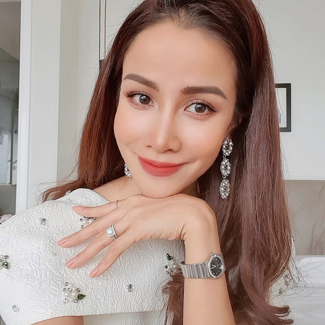 Người mẫu cùng thời Thanh Hằng, Xuân Lan vừa công khai kết hôn lần 3 với chồng Tây hơn 17 tuổi là ai? - Ảnh 9.