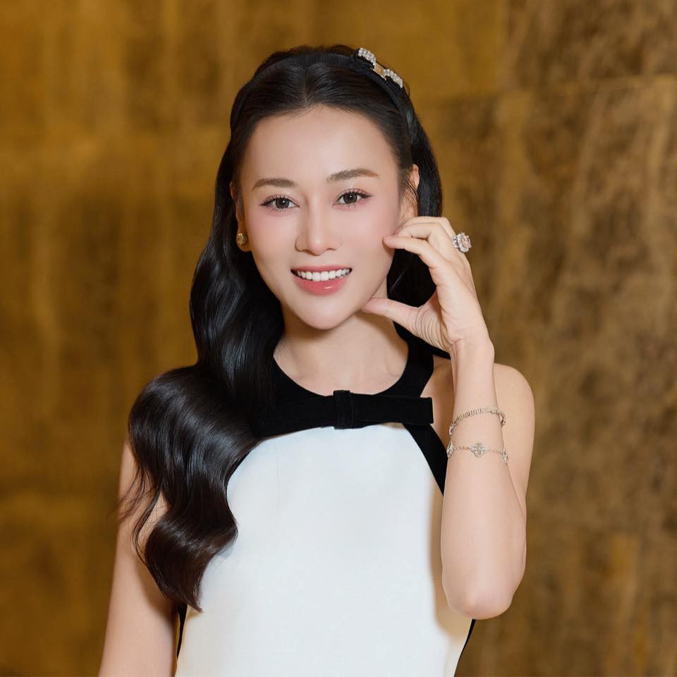 Nhan sắc Phương Oanh ngày trở lại MXH - Ảnh 3.