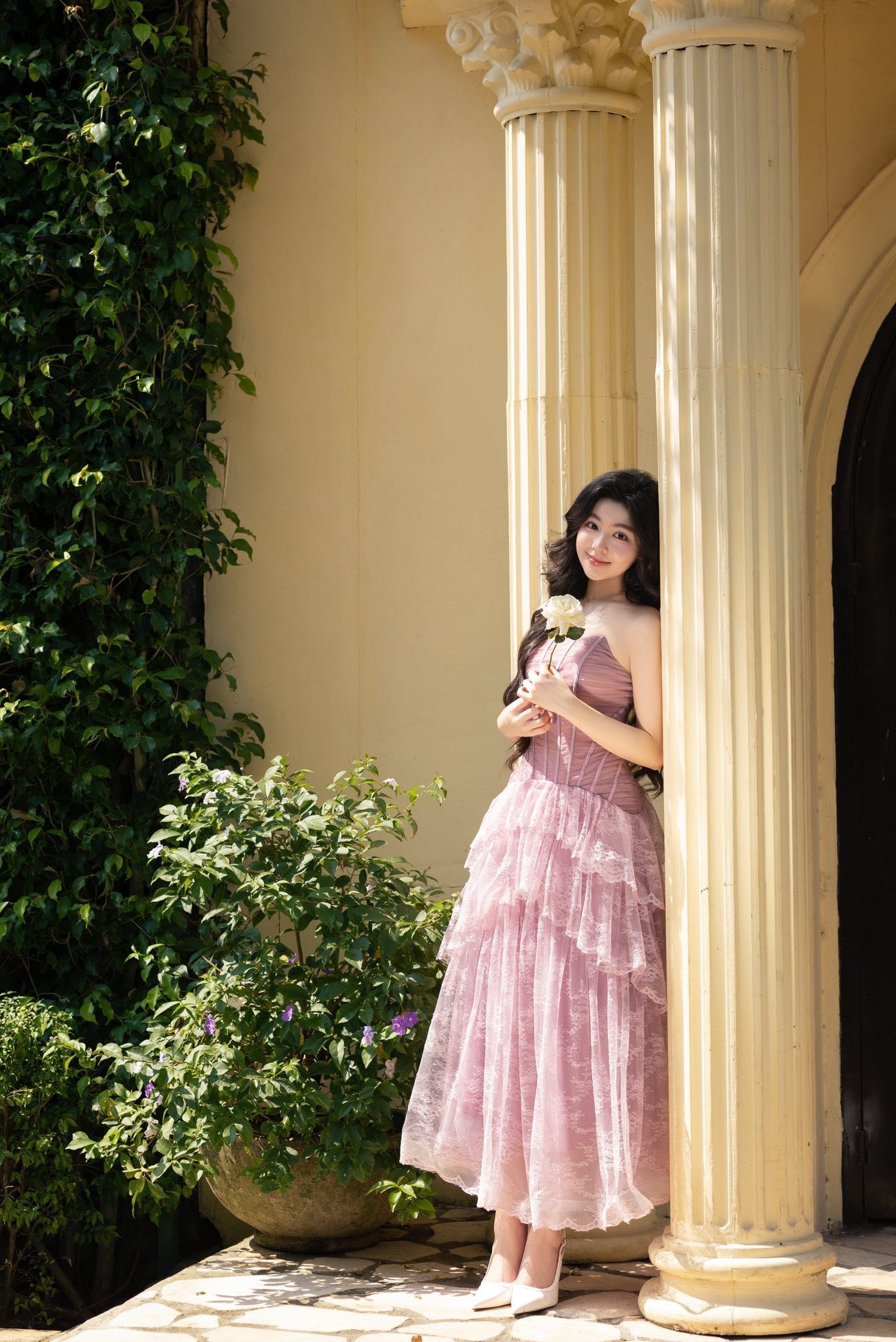 Lọ Lem 20 tuổi nhà MC Quyền Linh: Vẻ đẹp nàng thơ và cuộc sống hiện tại - Ảnh 9.