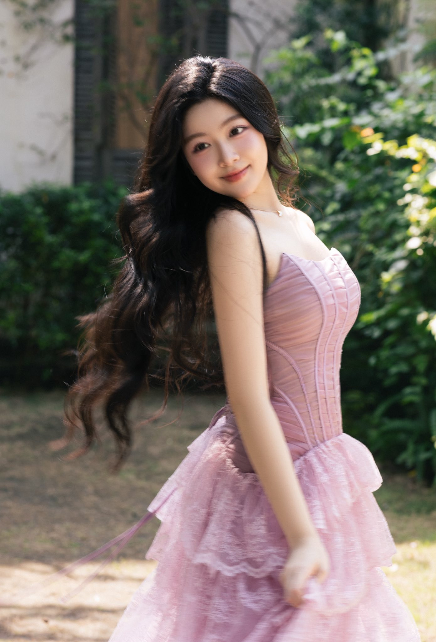 Lọ Lem 20 tuổi nhà MC Quyền Linh: Vẻ đẹp nàng thơ và cuộc sống hiện tại - Ảnh 10.