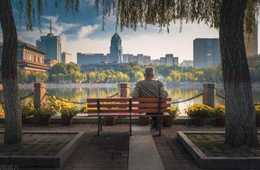 Tuổi già an nhàn của cụ ông sống một mình: 'Lương hưu đáng tin hơn con cái' - Ảnh 1.